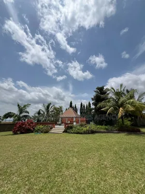 5bdrm Mansion in Aburi for sale