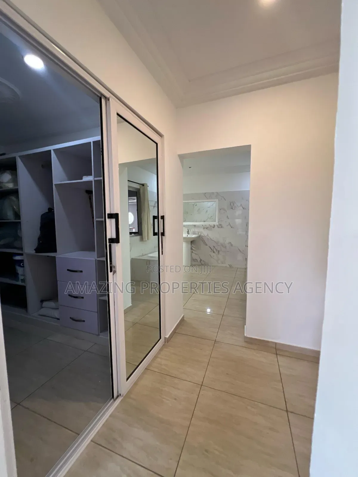 5bdrm Mansion in Aburi for sale