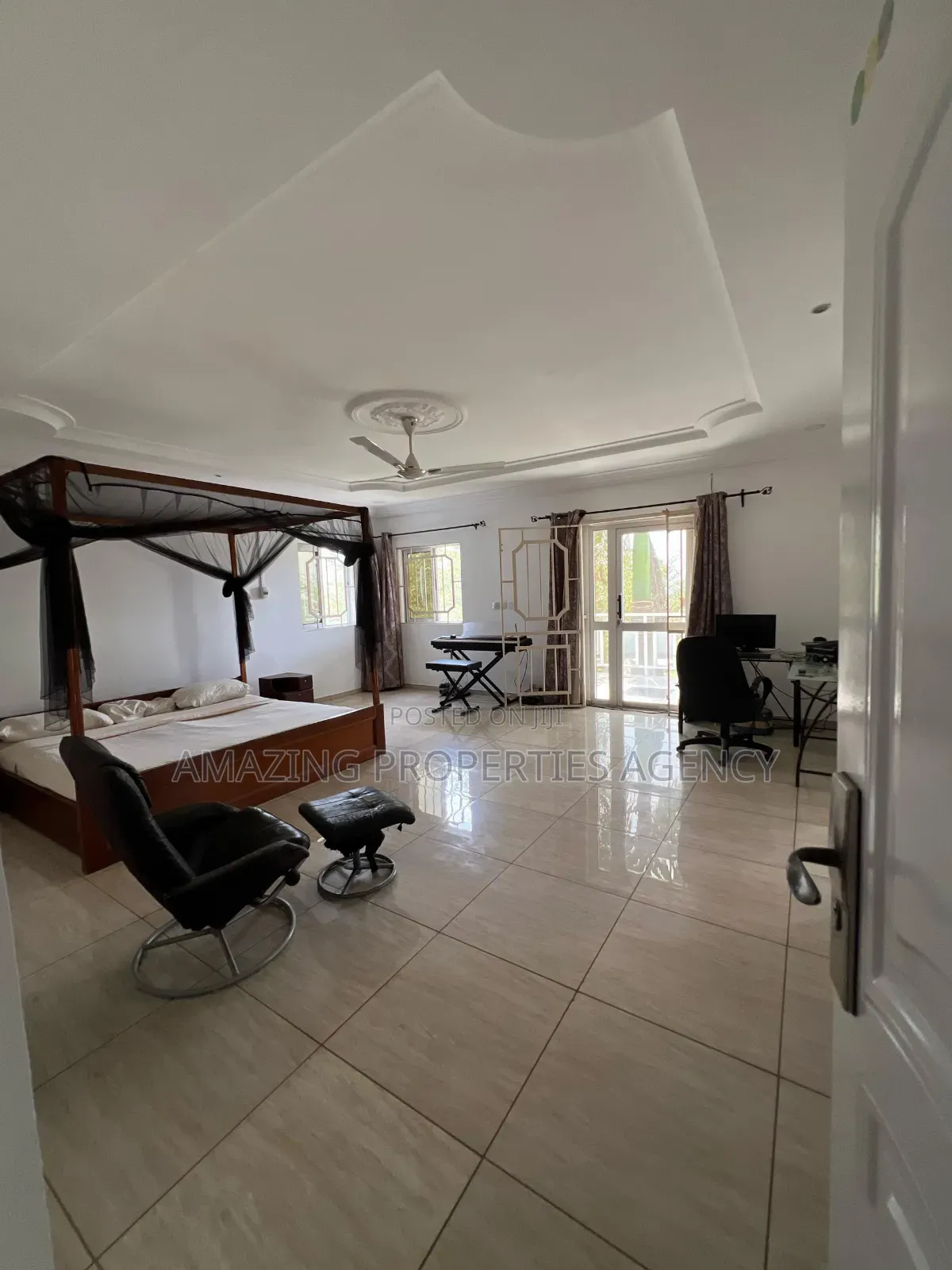 5bdrm Mansion in Aburi for sale
