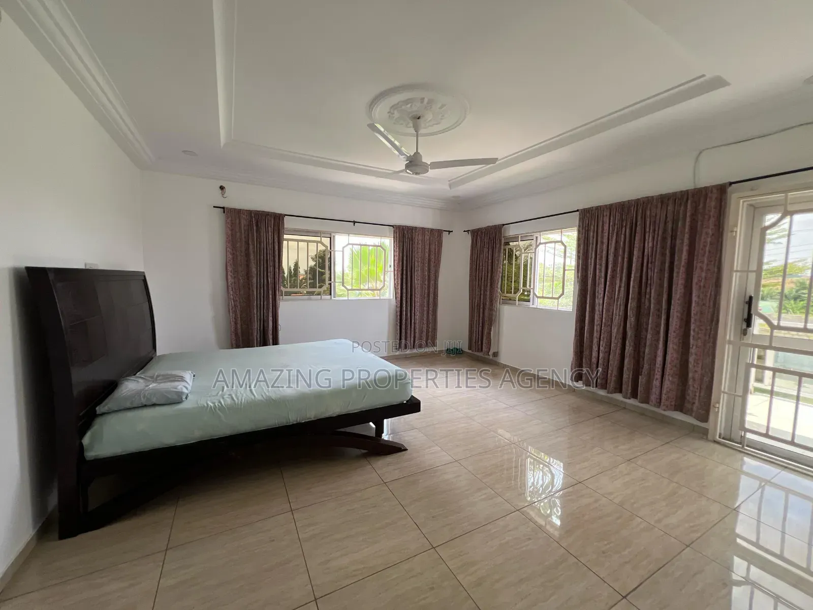 5bdrm Mansion in Aburi for sale