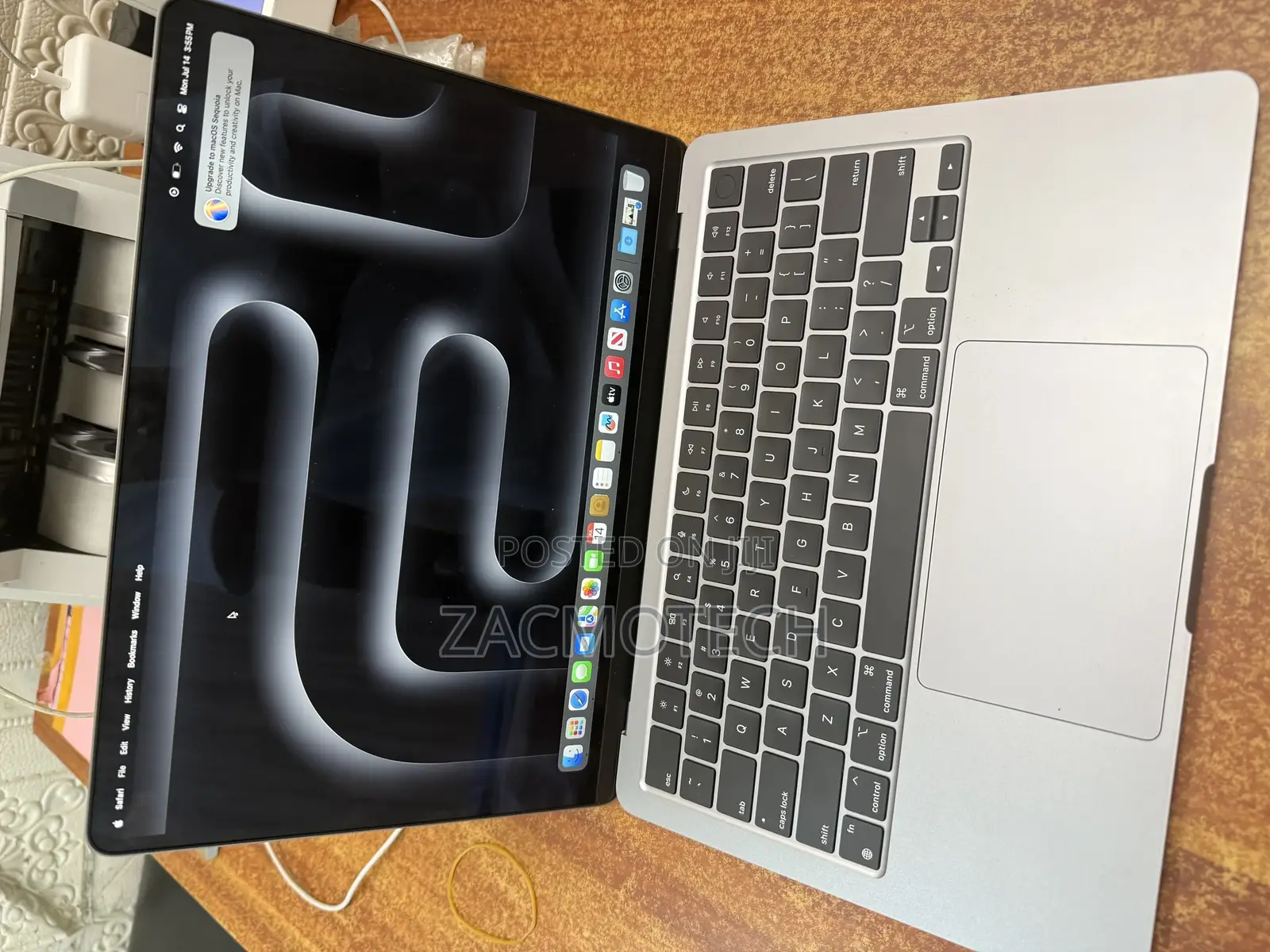 Laptop Apple MacBook Air 2022 M2 8GB Apple M2 SSD 256GB
