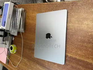 Laptop Apple MacBook Air 2022 M2 8GB Apple M2 SSD 256GB