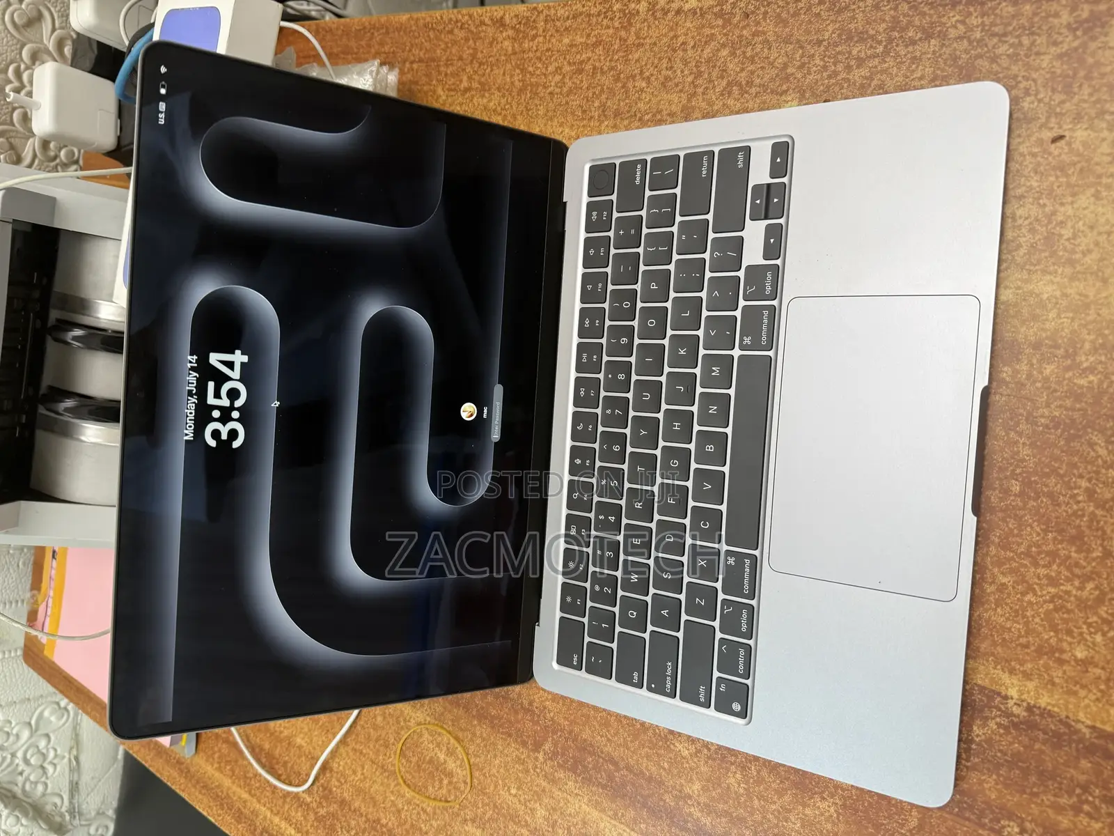 Laptop Apple MacBook Air 2022 M2 8GB Apple M2 SSD 256GB