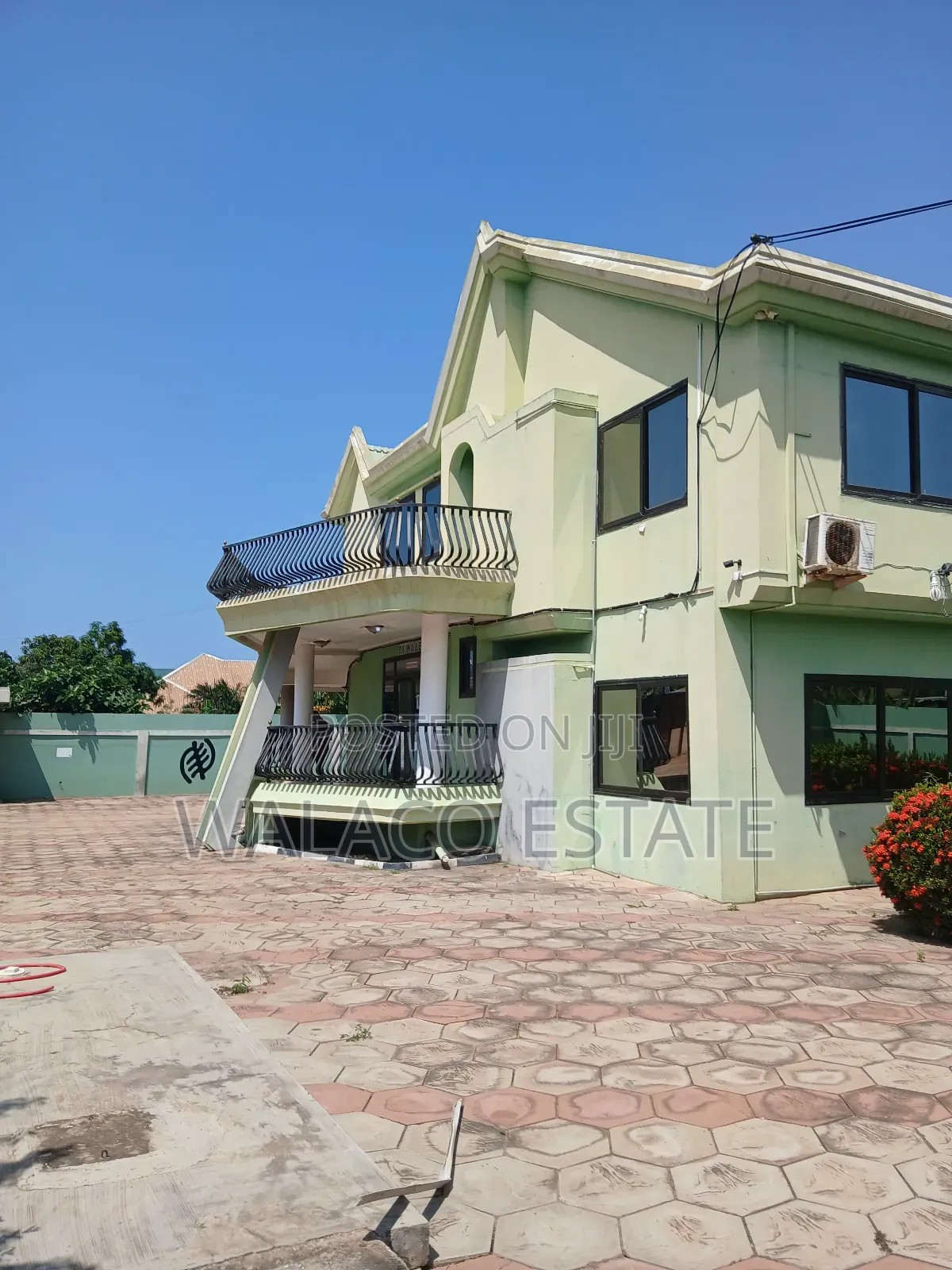 8bdrm Mansion in Walako Estate, Gbawe for rent