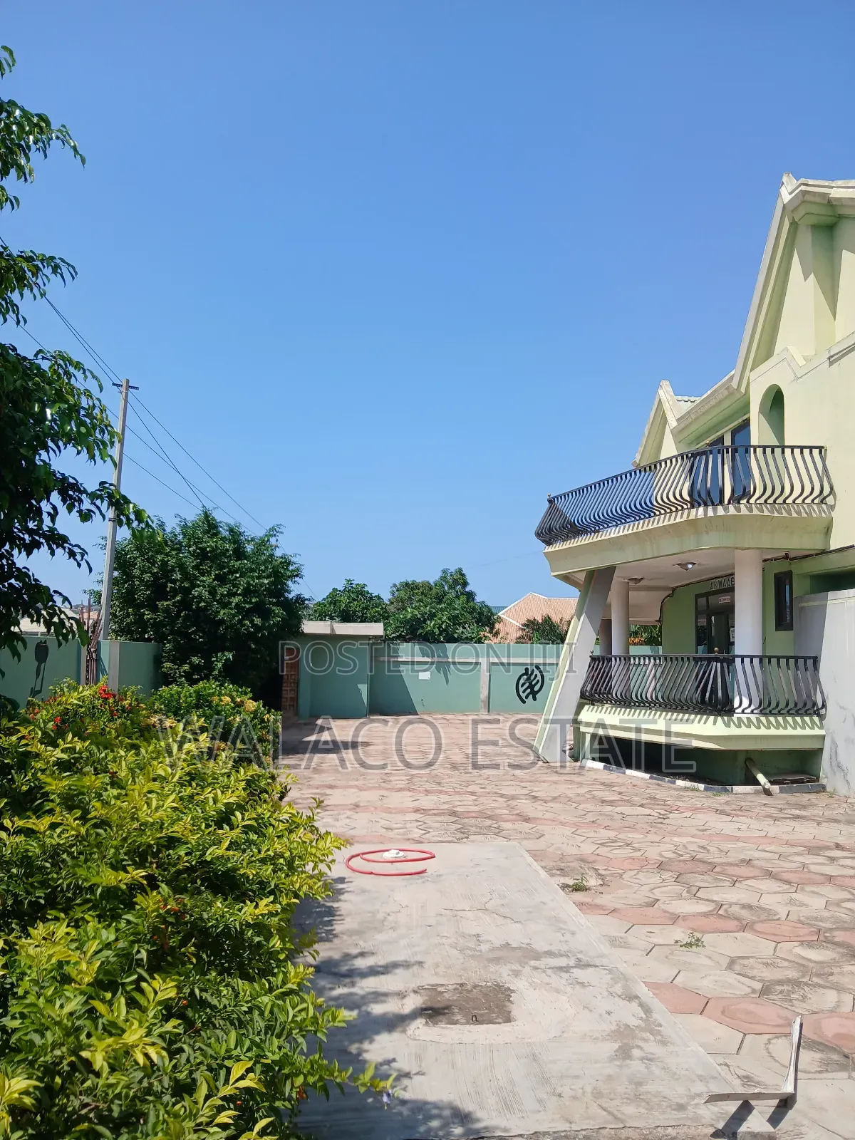 8bdrm Mansion in Walako Estate, Gbawe for rent