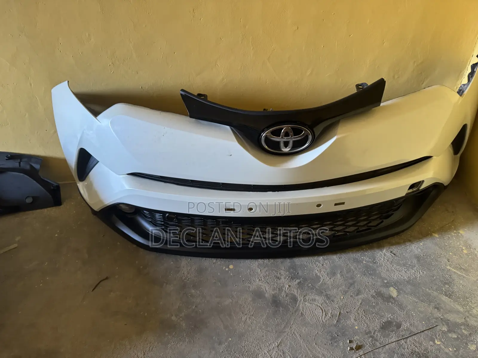 Genuine Toyota Ch-r 2016 To 2018 Front Bumper