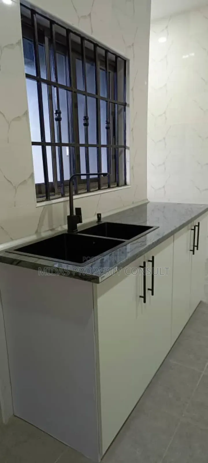 3bdrm House in Ogbojo, East Legon for sale
