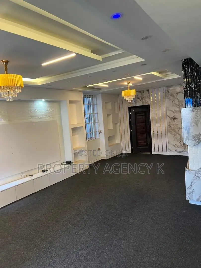 4bdrm House in Kfs, West Hills Mall Area for sale