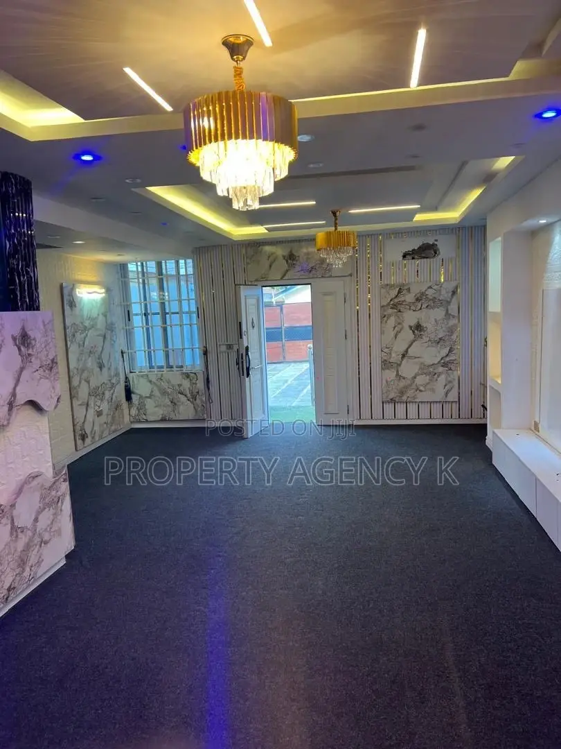 4bdrm House in Kfs, West Hills Mall Area for sale