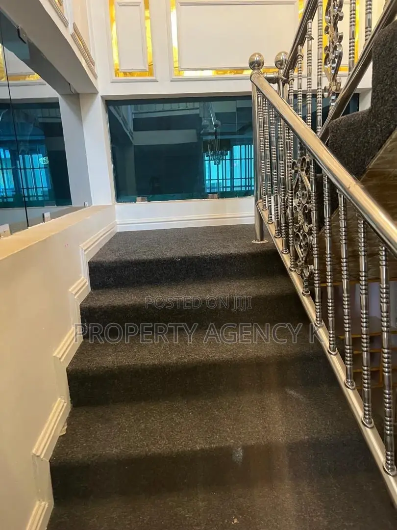 4bdrm House in Kfs, West Hills Mall Area for sale