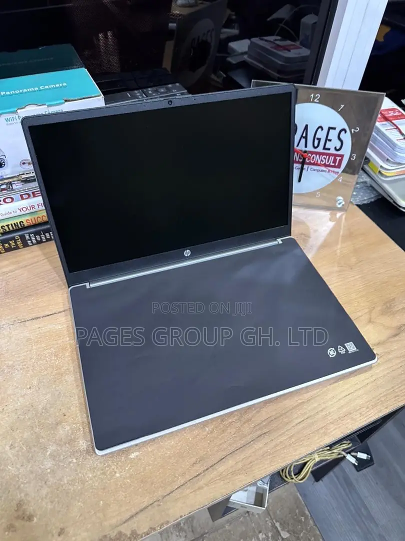 New Laptop HP 250 G10 8GB Intel Core I7 SSD 512GB