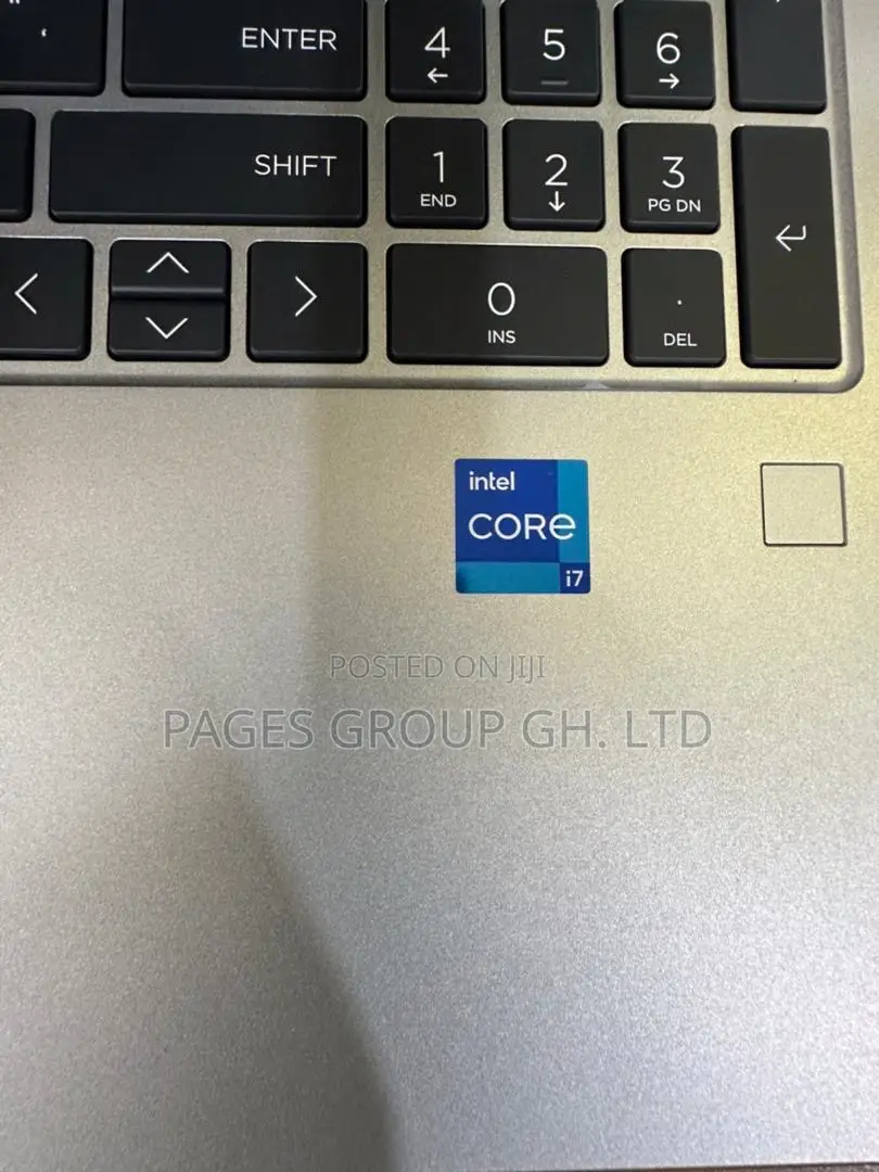 New Laptop HP 250 G10 8GB Intel Core I7 SSD 512GB