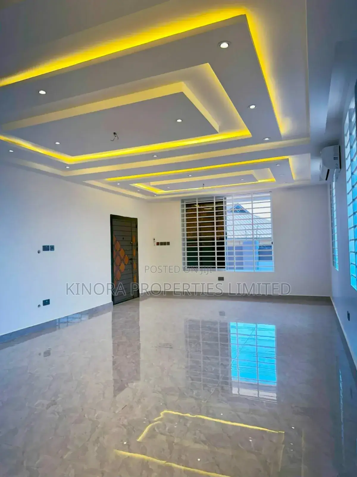 4bdrm Duplex in Oyarifa for sale