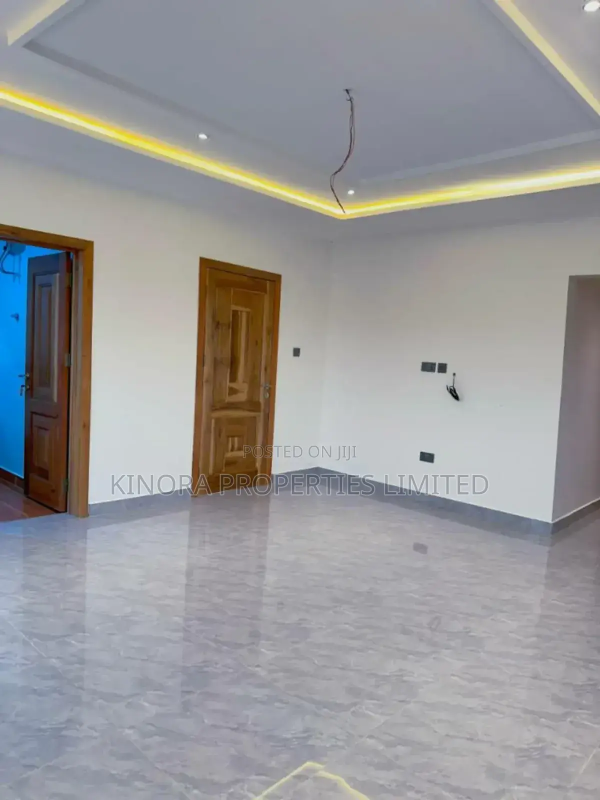 4bdrm Duplex in Oyarifa for sale