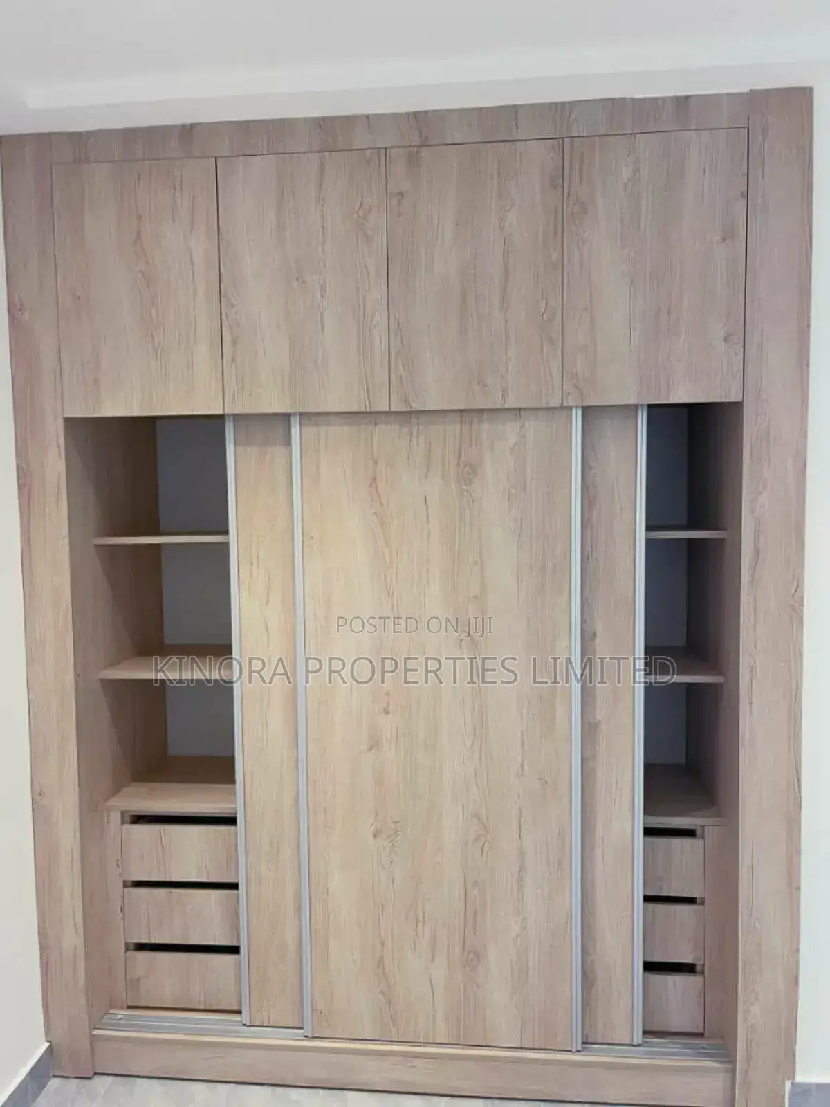 4bdrm Duplex in Oyarifa for sale