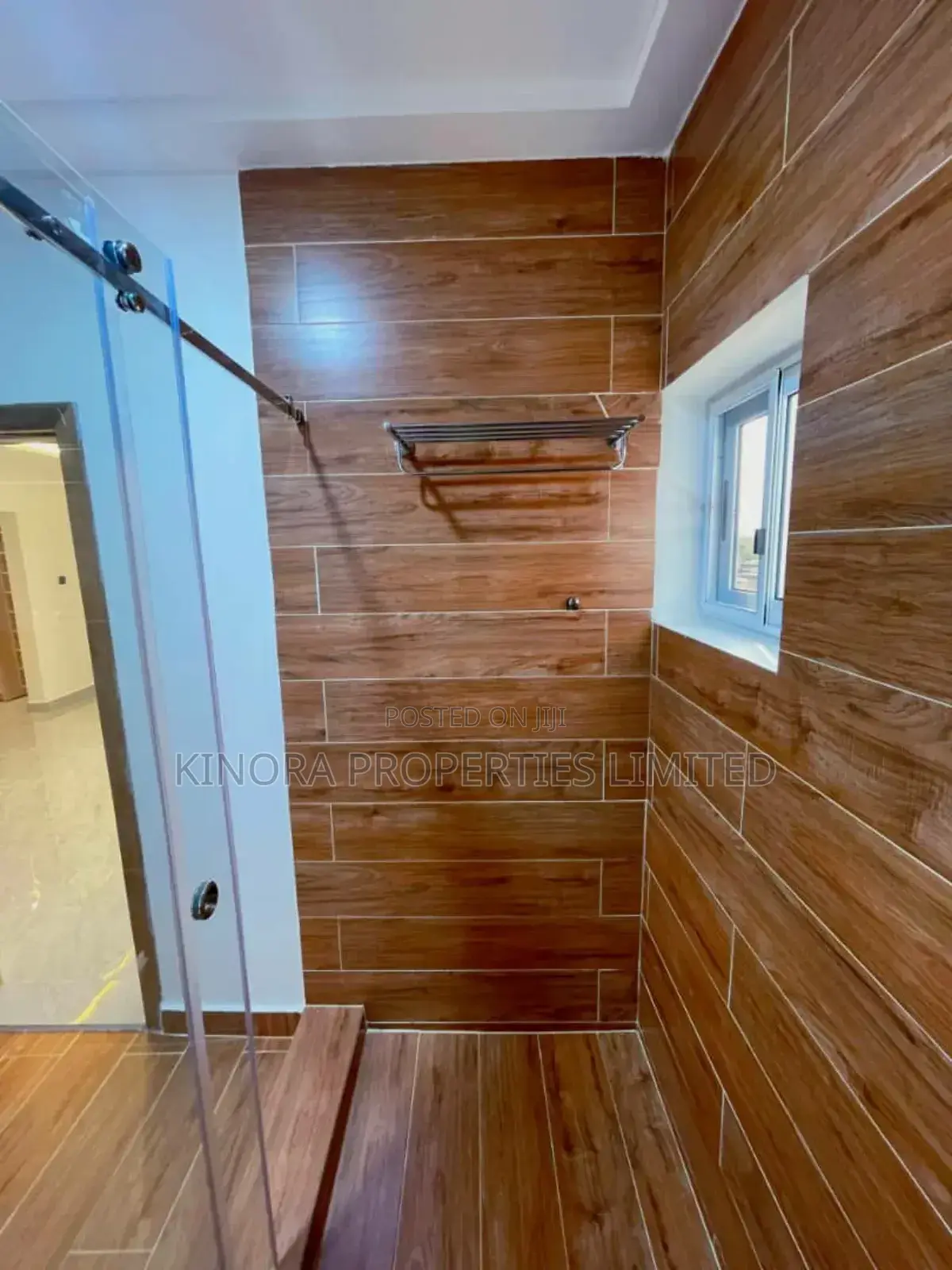 4bdrm Duplex in Oyarifa for sale