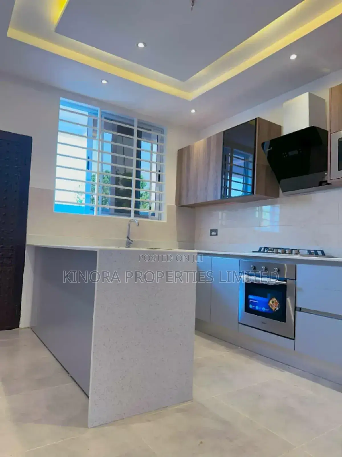 4bdrm Duplex in Oyarifa for sale