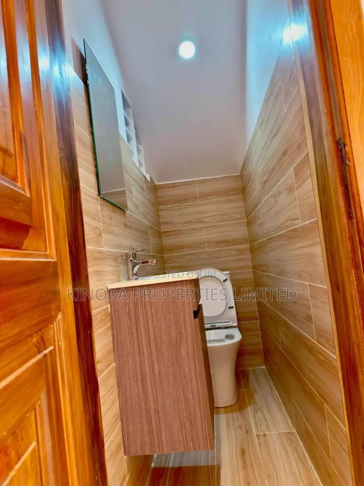 4bdrm Duplex in Oyarifa for sale
