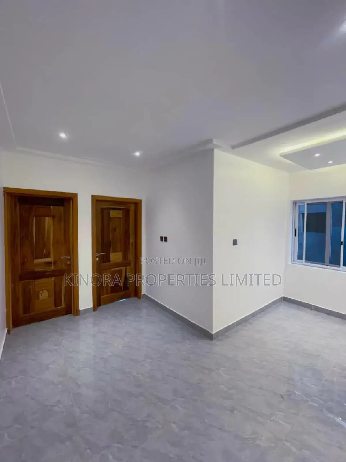 4bdrm Duplex in Oyarifa for sale