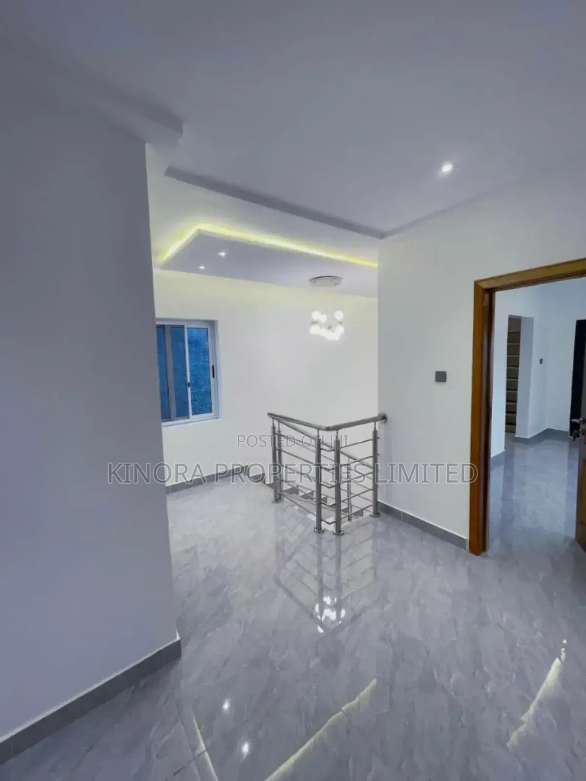 4bdrm Duplex in Oyarifa for sale