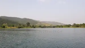 E/R - Akosombo, (Atimpoku) _ 3.11 Riverfront Land