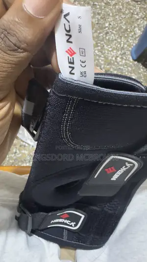 Neenca Professional Knee Support