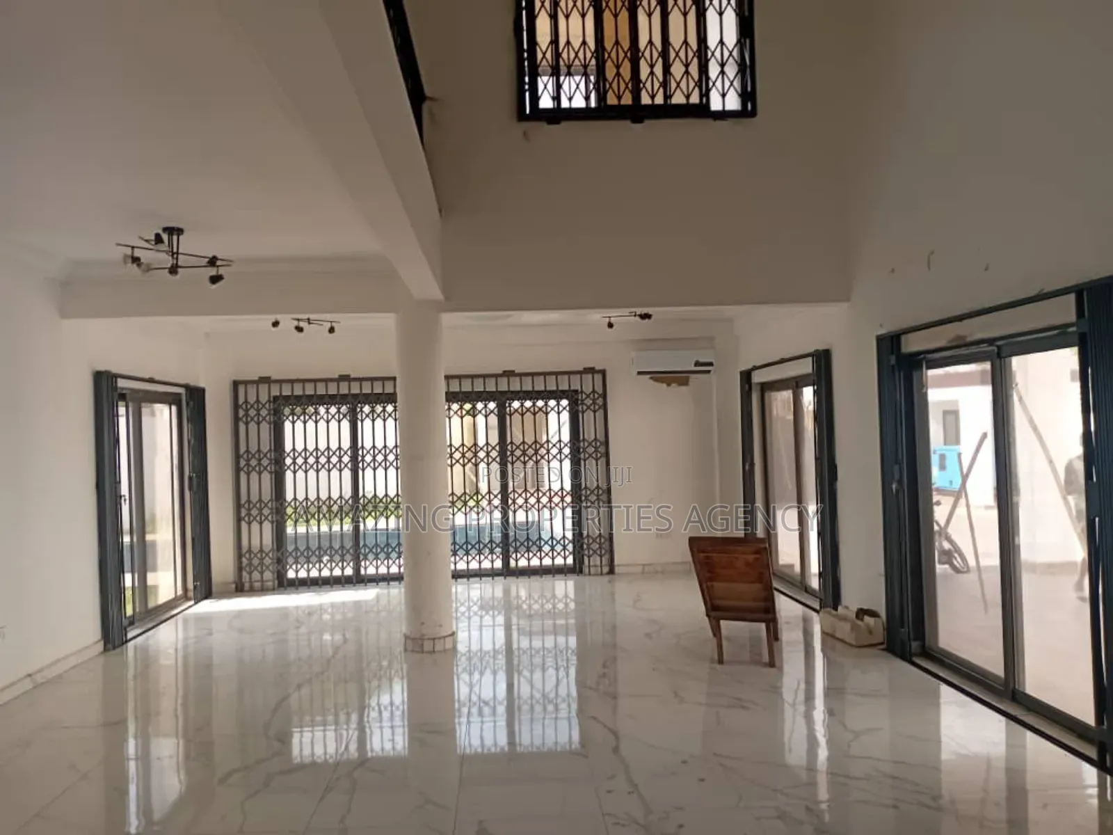 4bdrm House in Airport Residential Area for rent