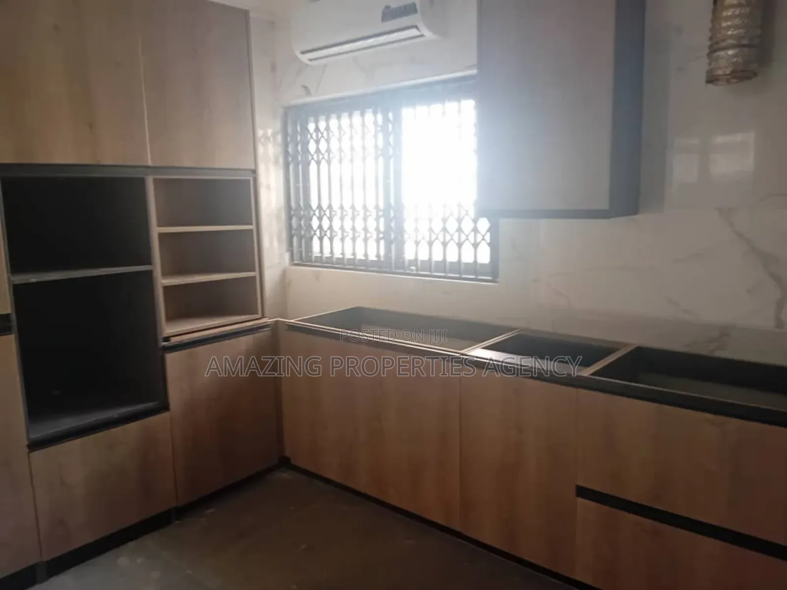 4bdrm House in Airport Residential Area for rent