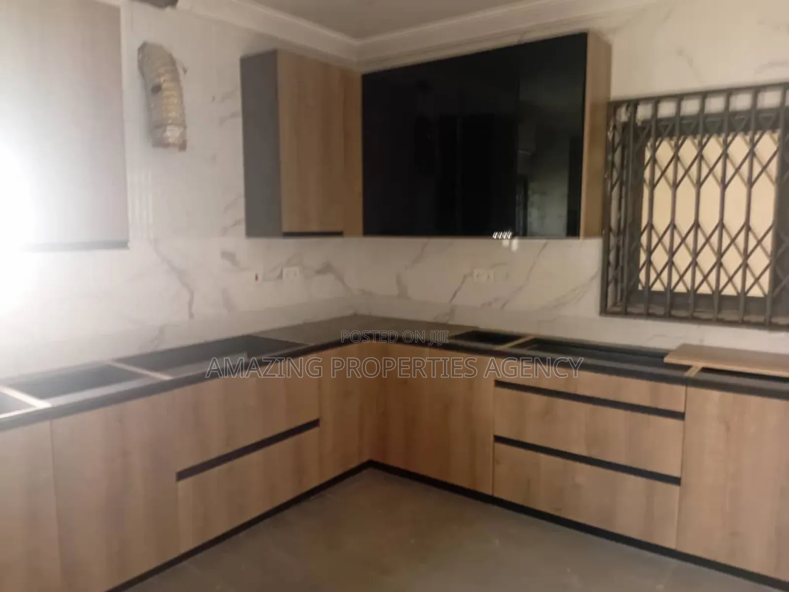 4bdrm House in Airport Residential Area for rent