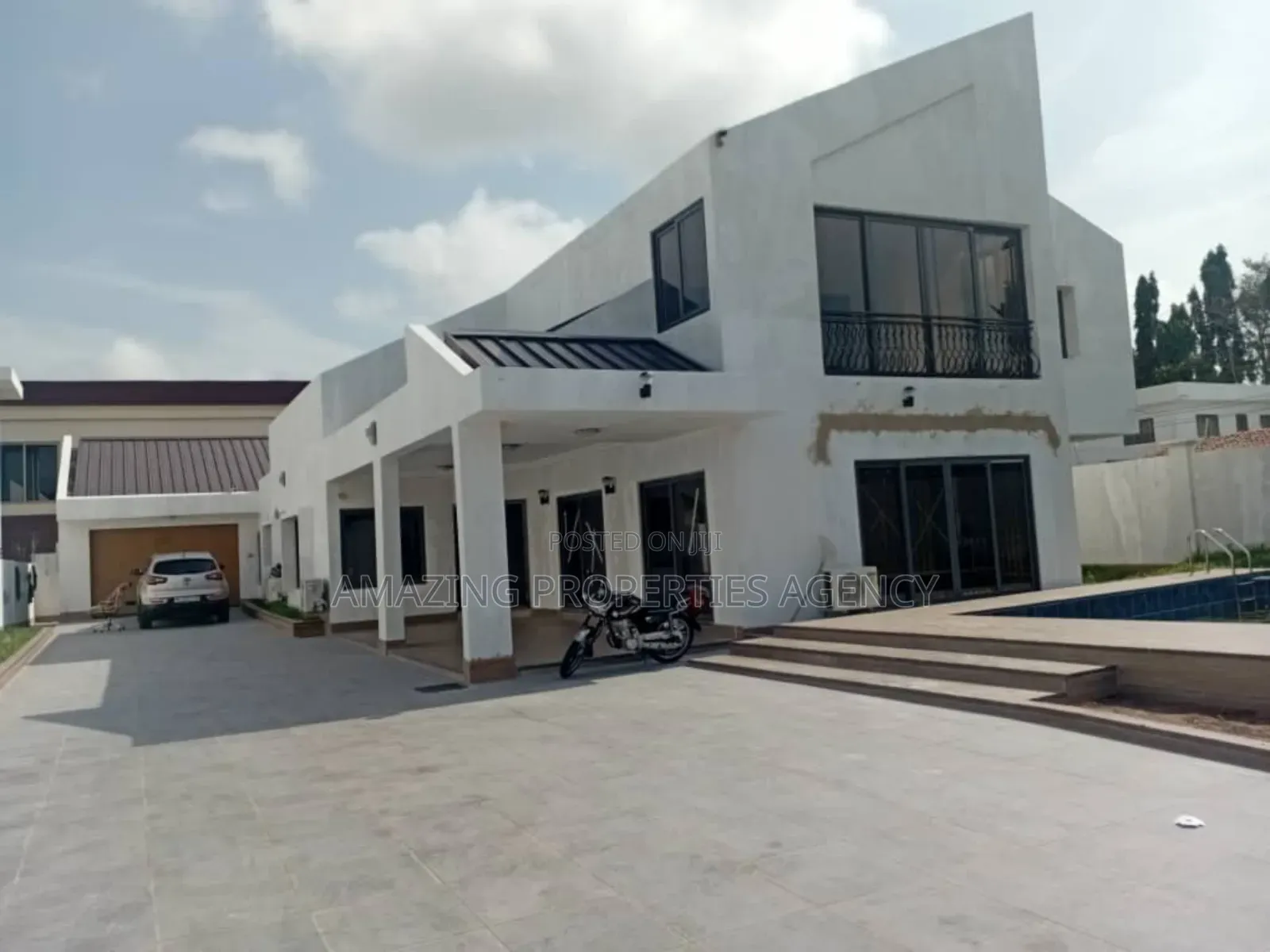 4bdrm House in Airport Residential Area for rent
