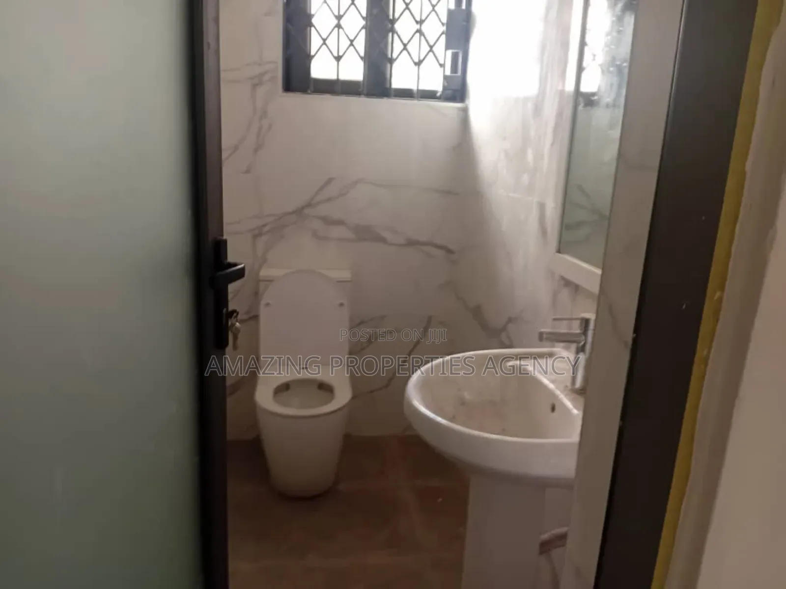 4bdrm House in Airport Residential Area for rent