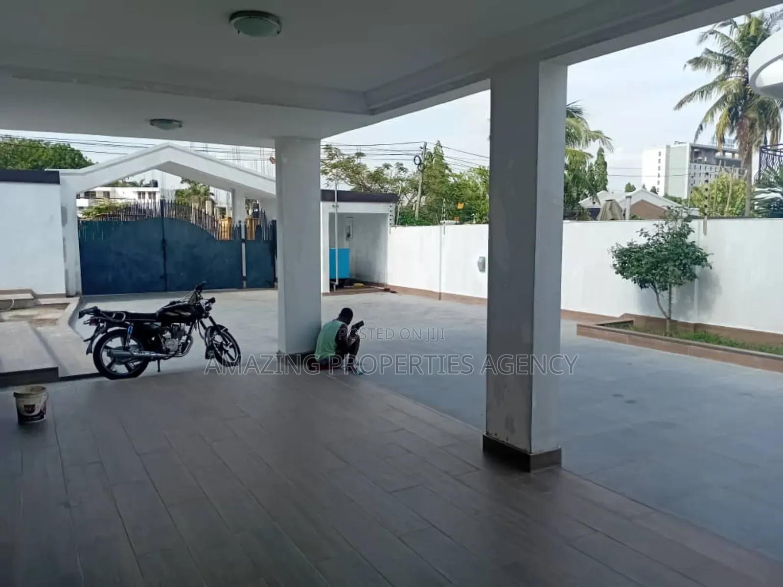 4bdrm House in Airport Residential Area for rent