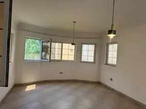 5bdrm Mansion in East Legon for sale
