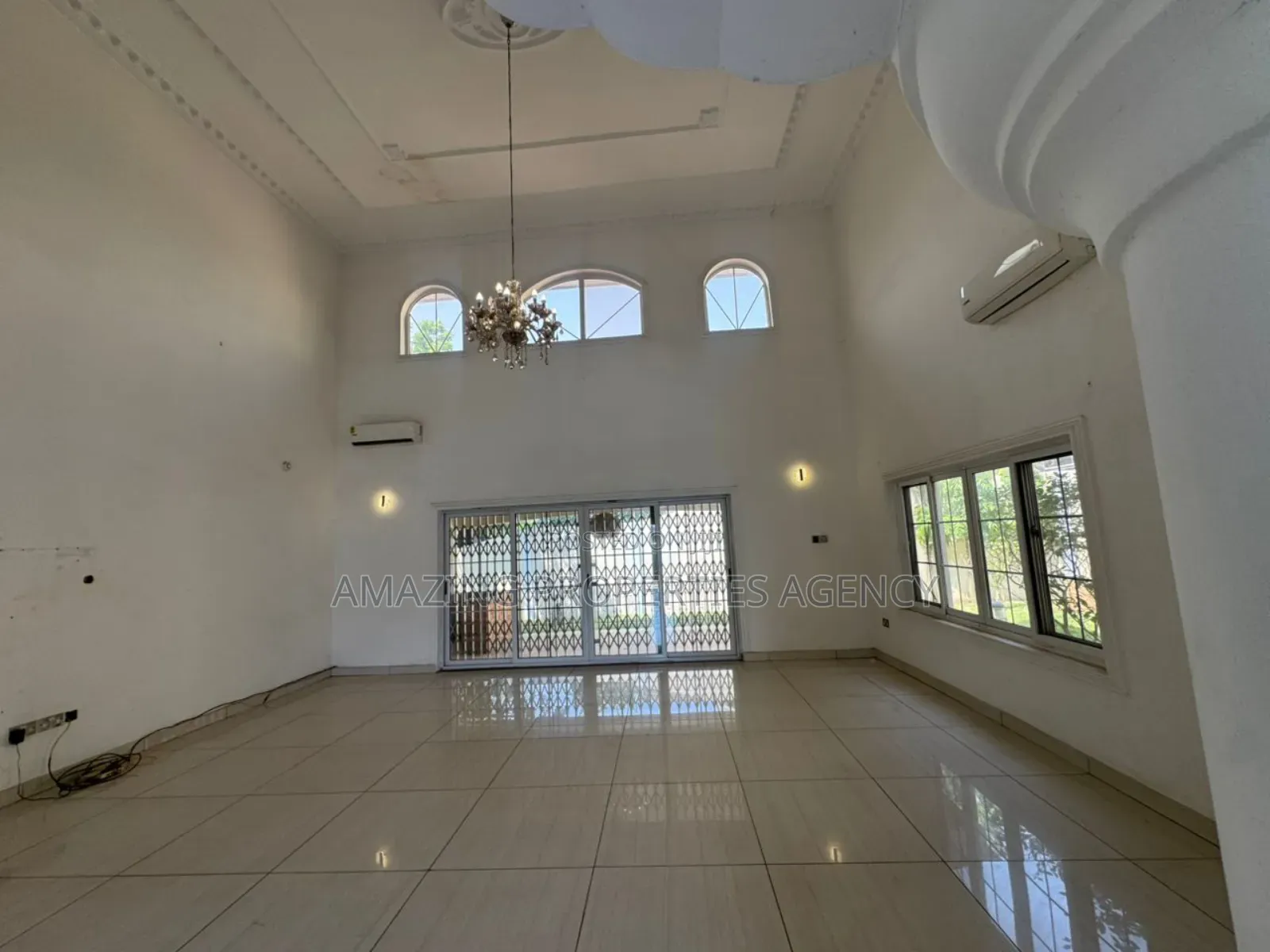 5bdrm Mansion in East Legon for sale
