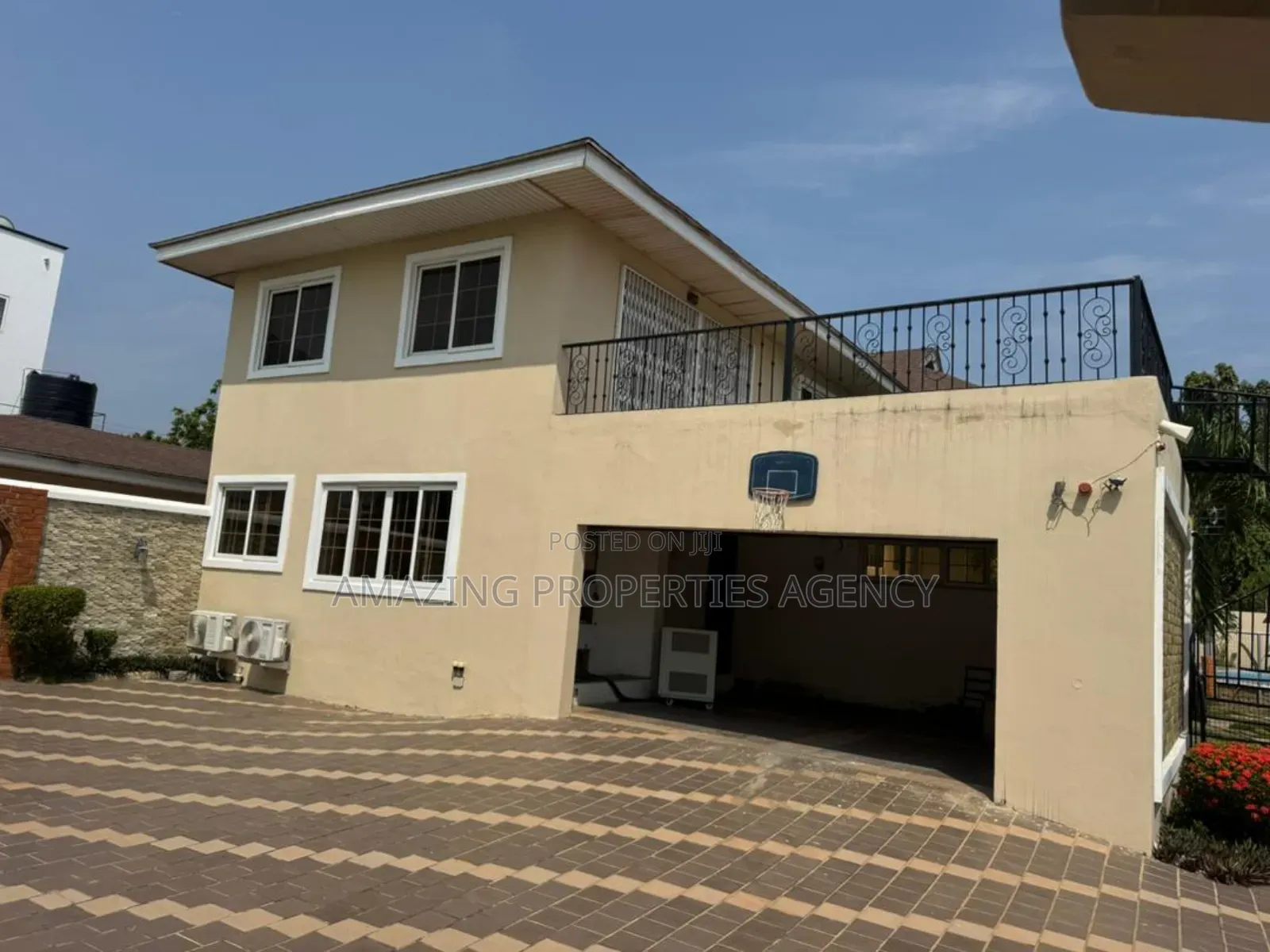 5bdrm Mansion in East Legon for sale