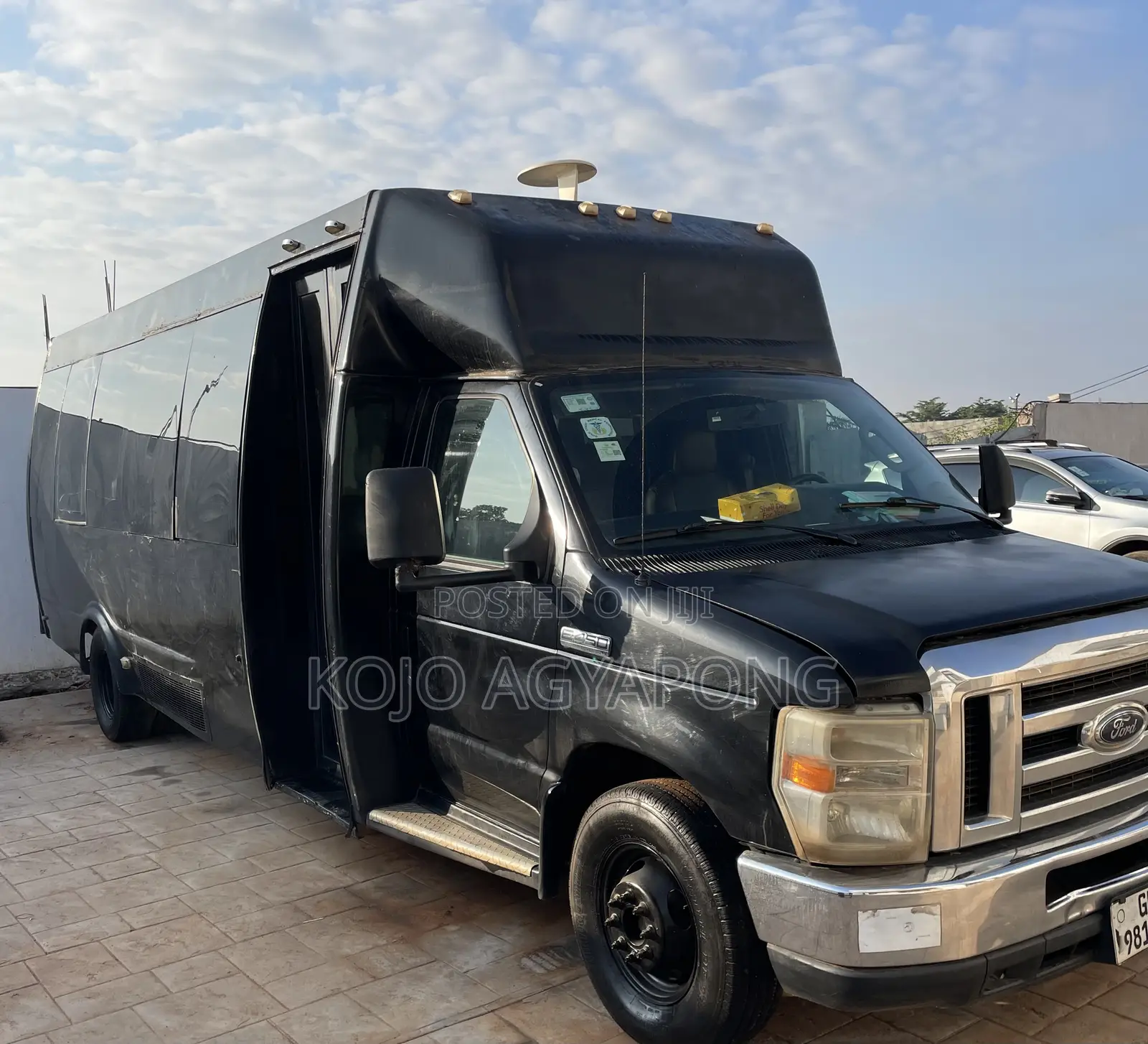 Ford E450 2012 Black