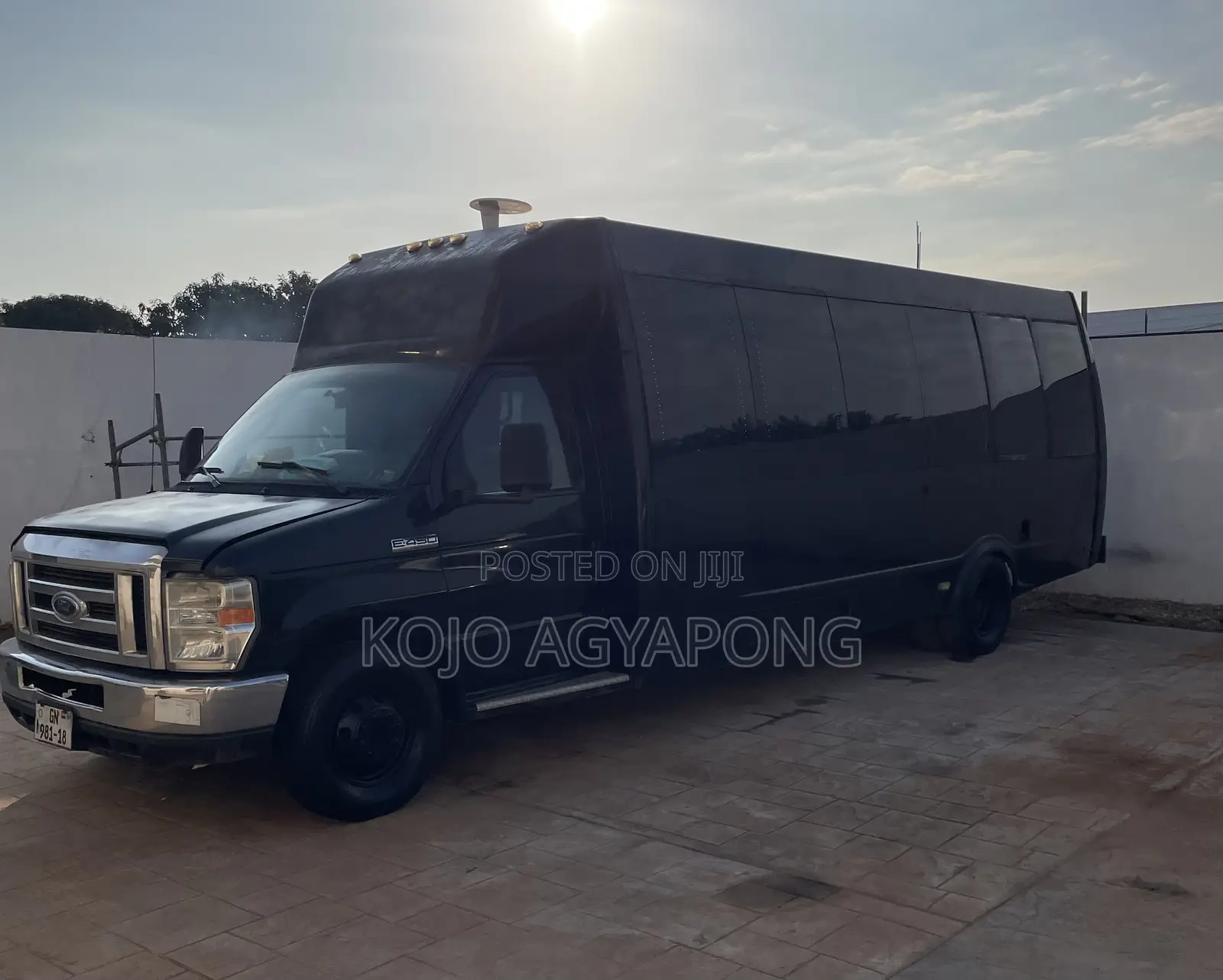 Ford E450 2012 Black