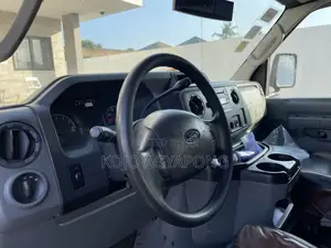 Ford E450 2012 Black