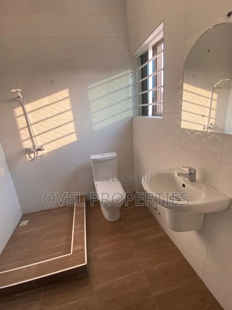 5bdrm House in Usd, East Legon for rent