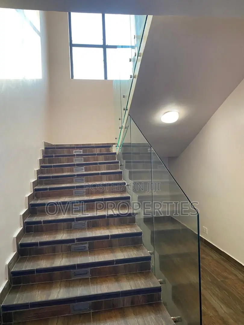 5bdrm House in Usd, East Legon for rent