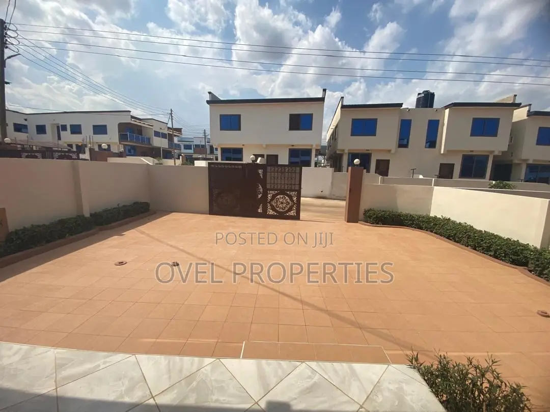 3bdrm House in Jose, Oyarifa for rent