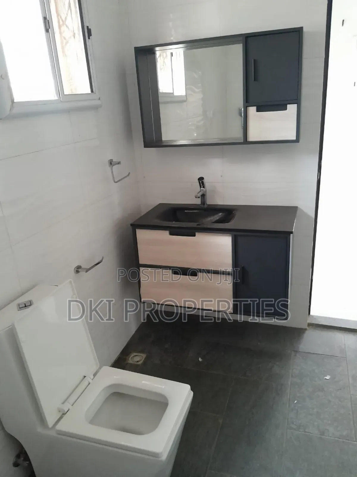 4bdrm House in Dki Properties, East Legon for rent