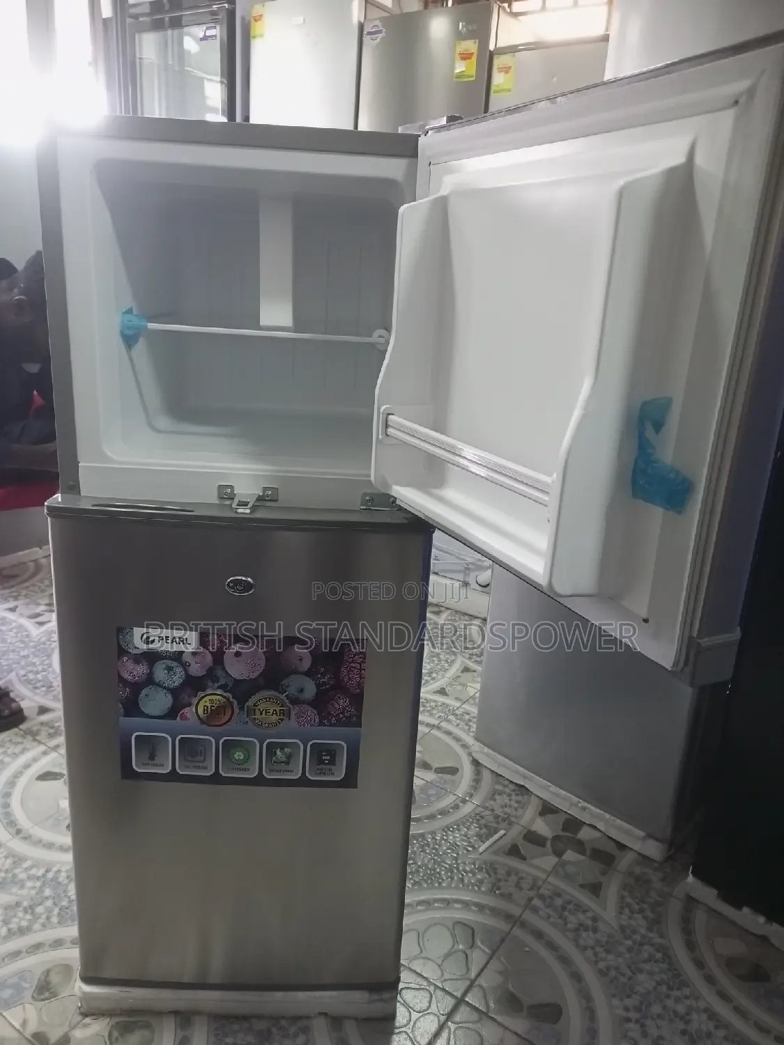 Convenient 108 Liters Top Freezer Pearl Fridge