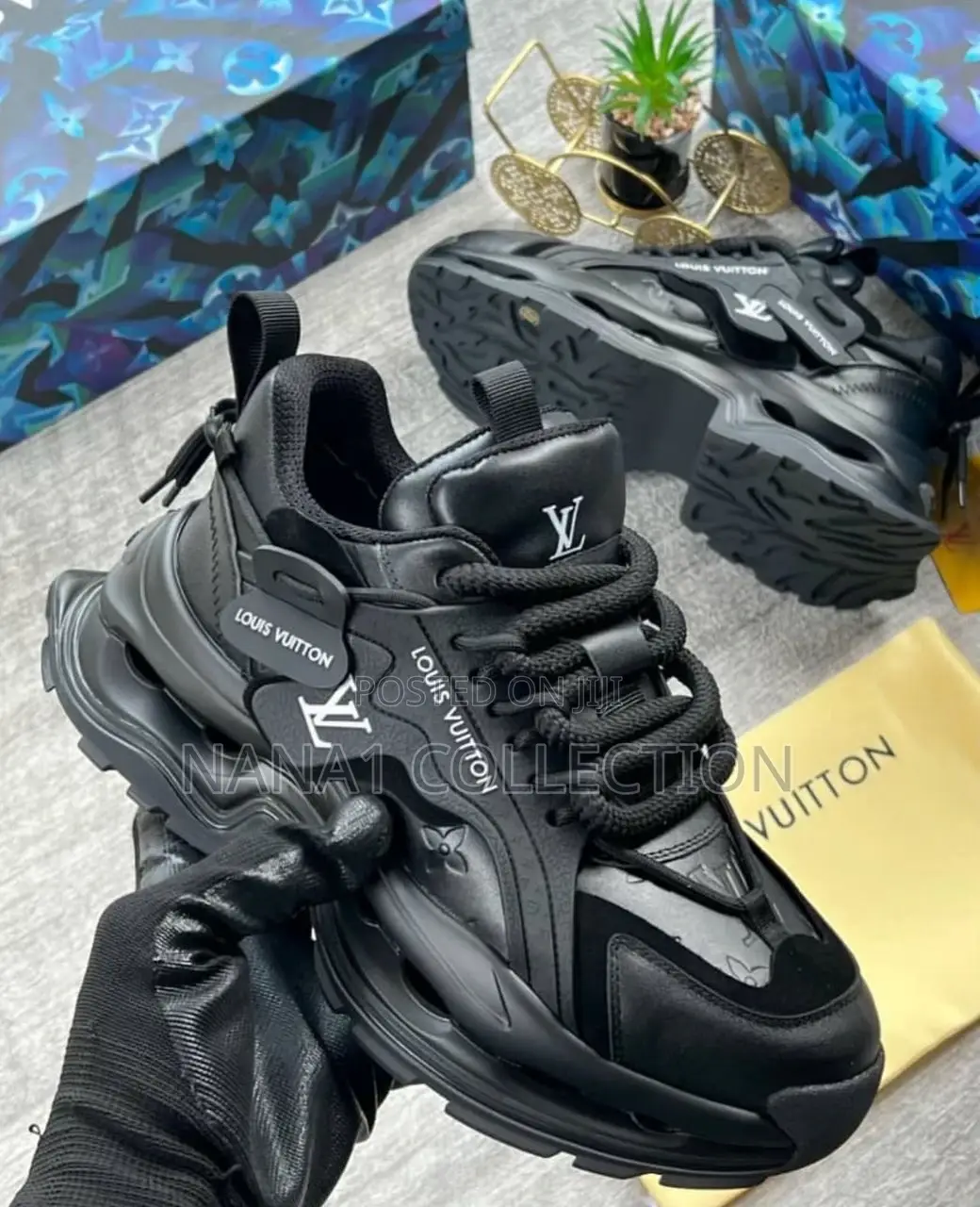 Louis Vuitton Chunky Black