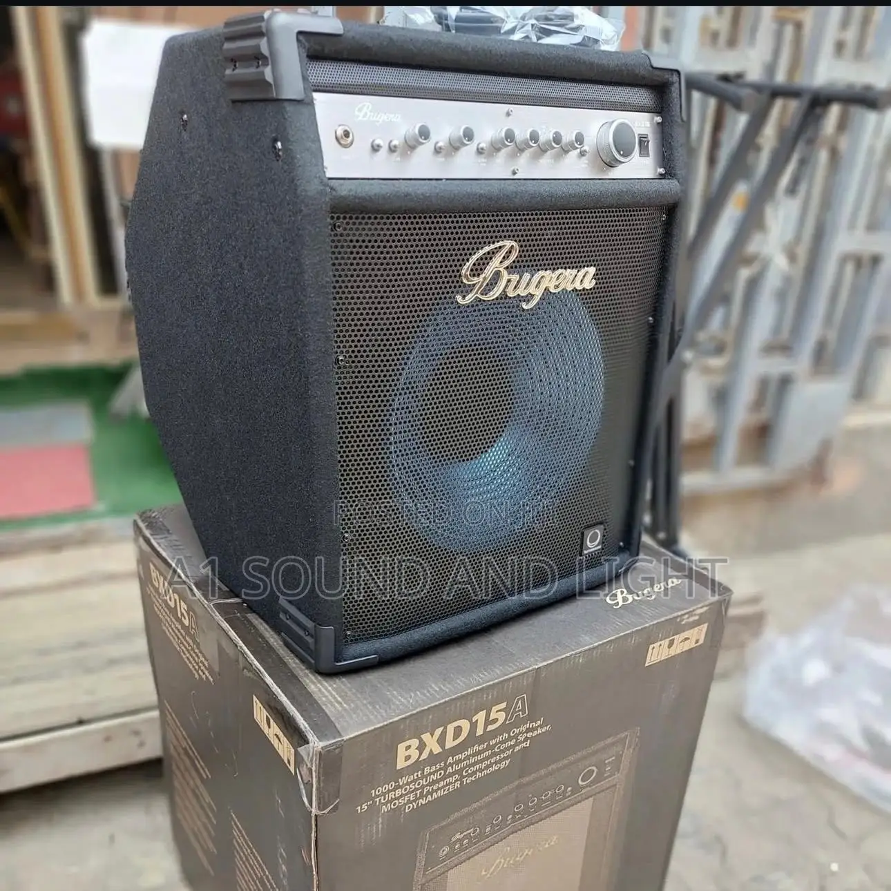 Bugera [Bxd15] 1 X 15-Inch 1000-Watts Bass Combo Amp