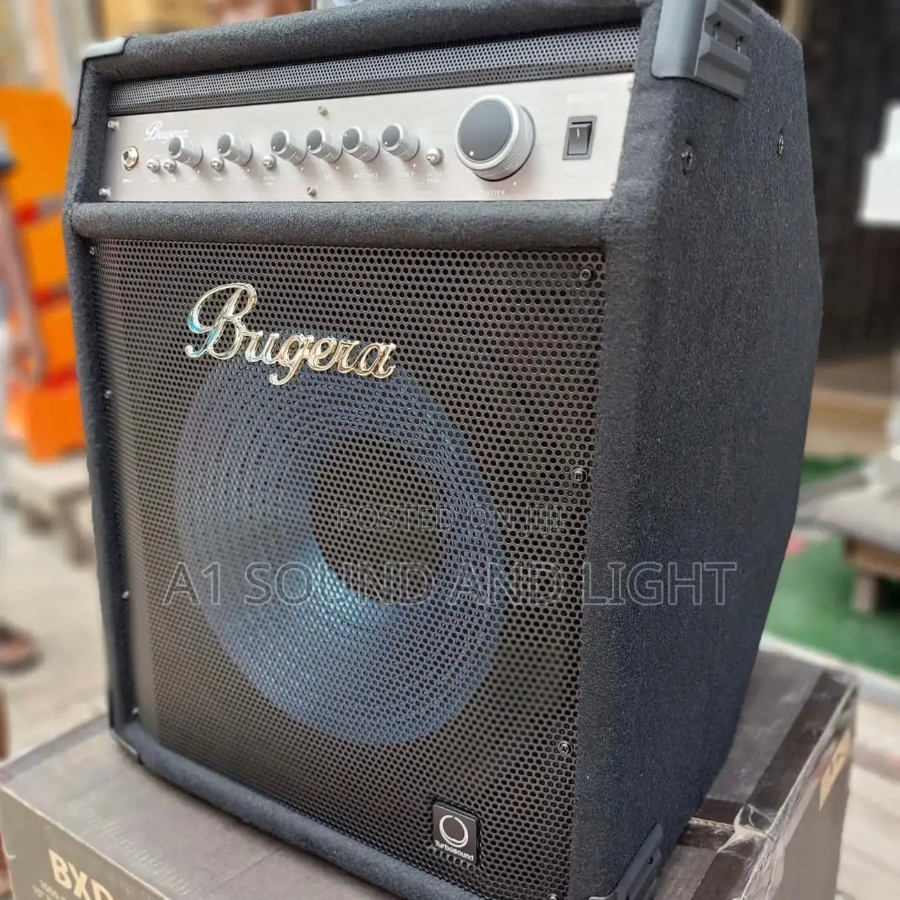 Bugera [Bxd15] 1 X 15-Inch 1000-Watts Bass Combo Amp