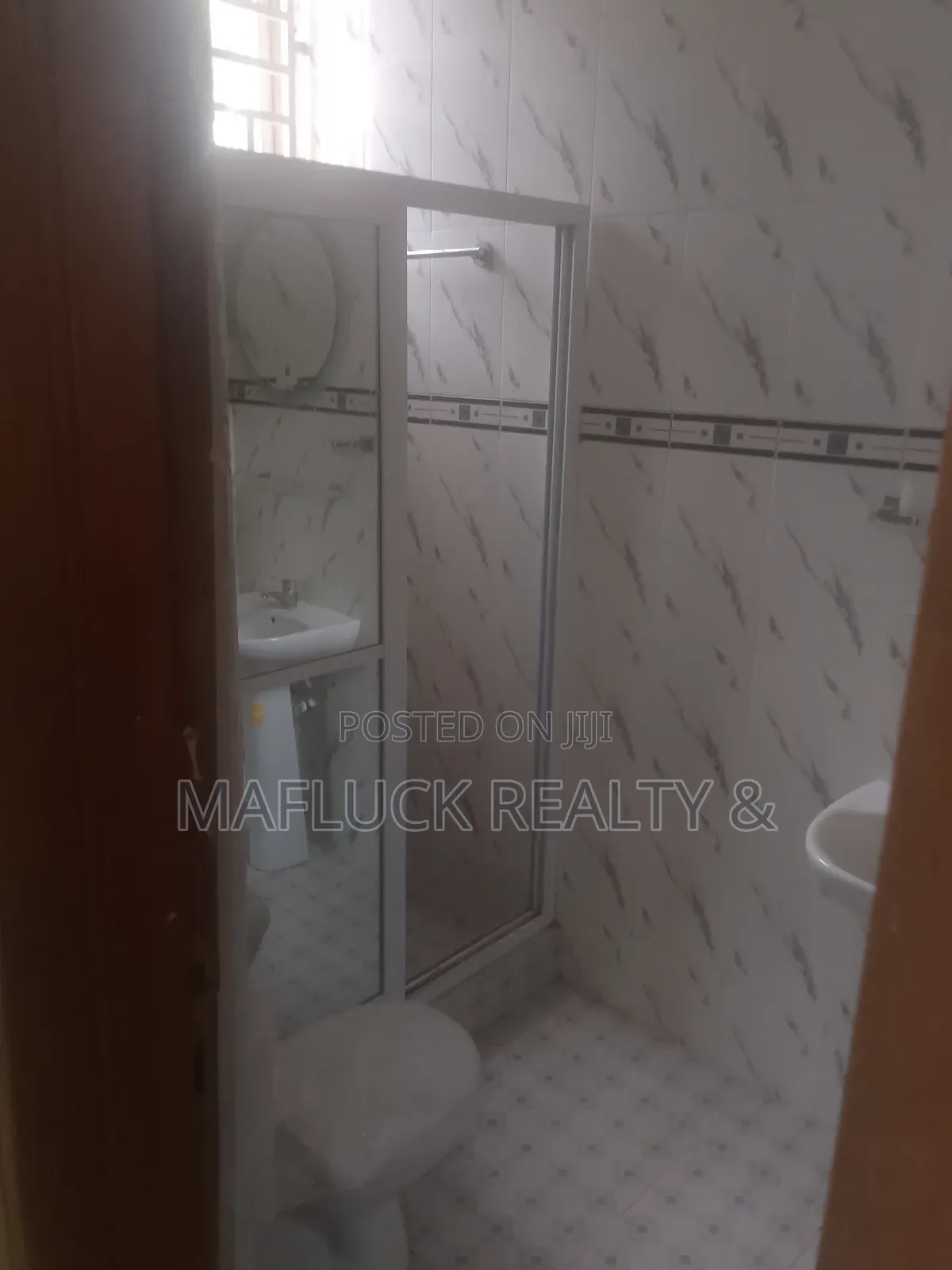 2bdrm Apartment in Lakeside Estate for rent