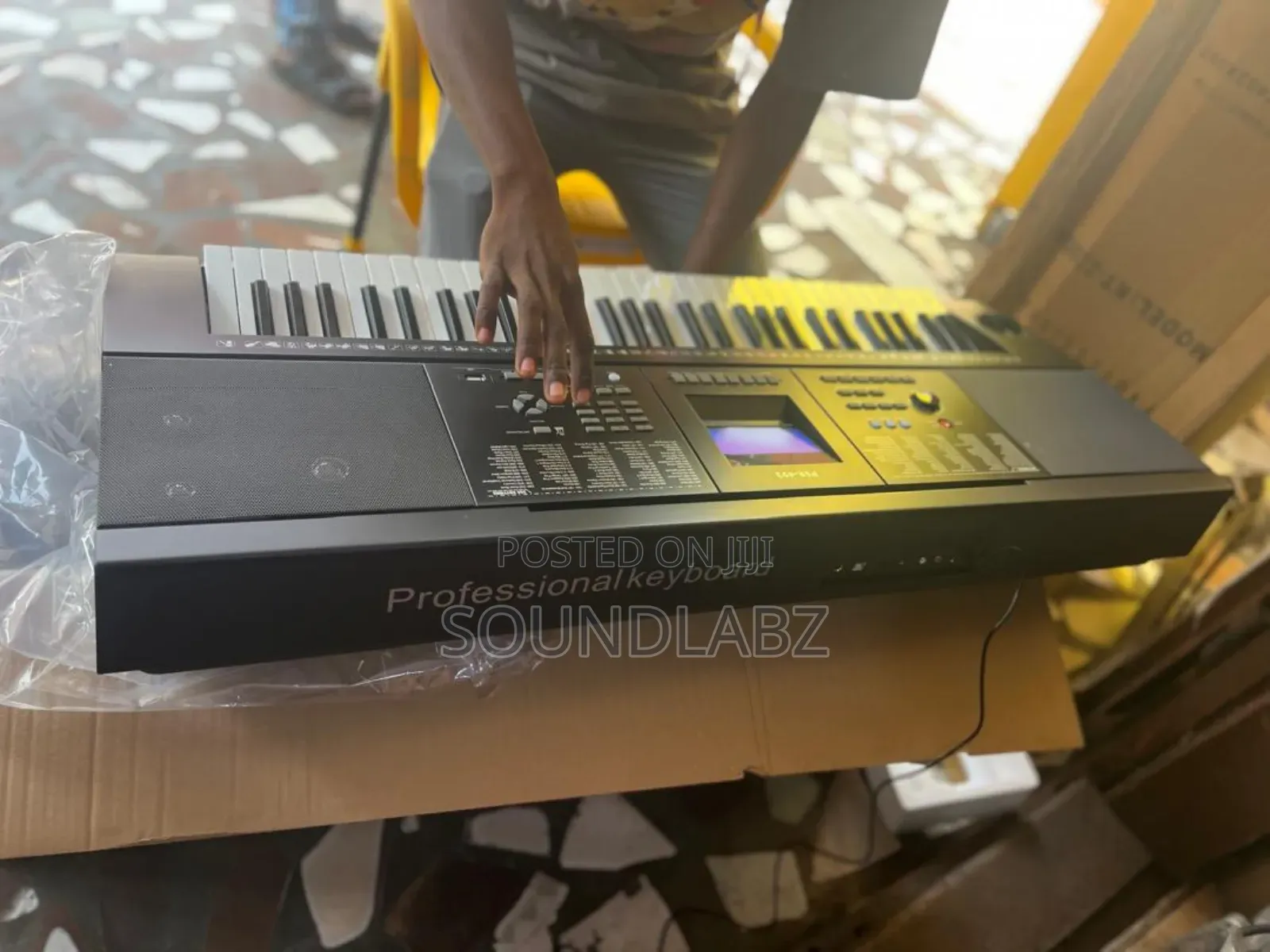 Psr-493 Portable Electronic Keyboard.