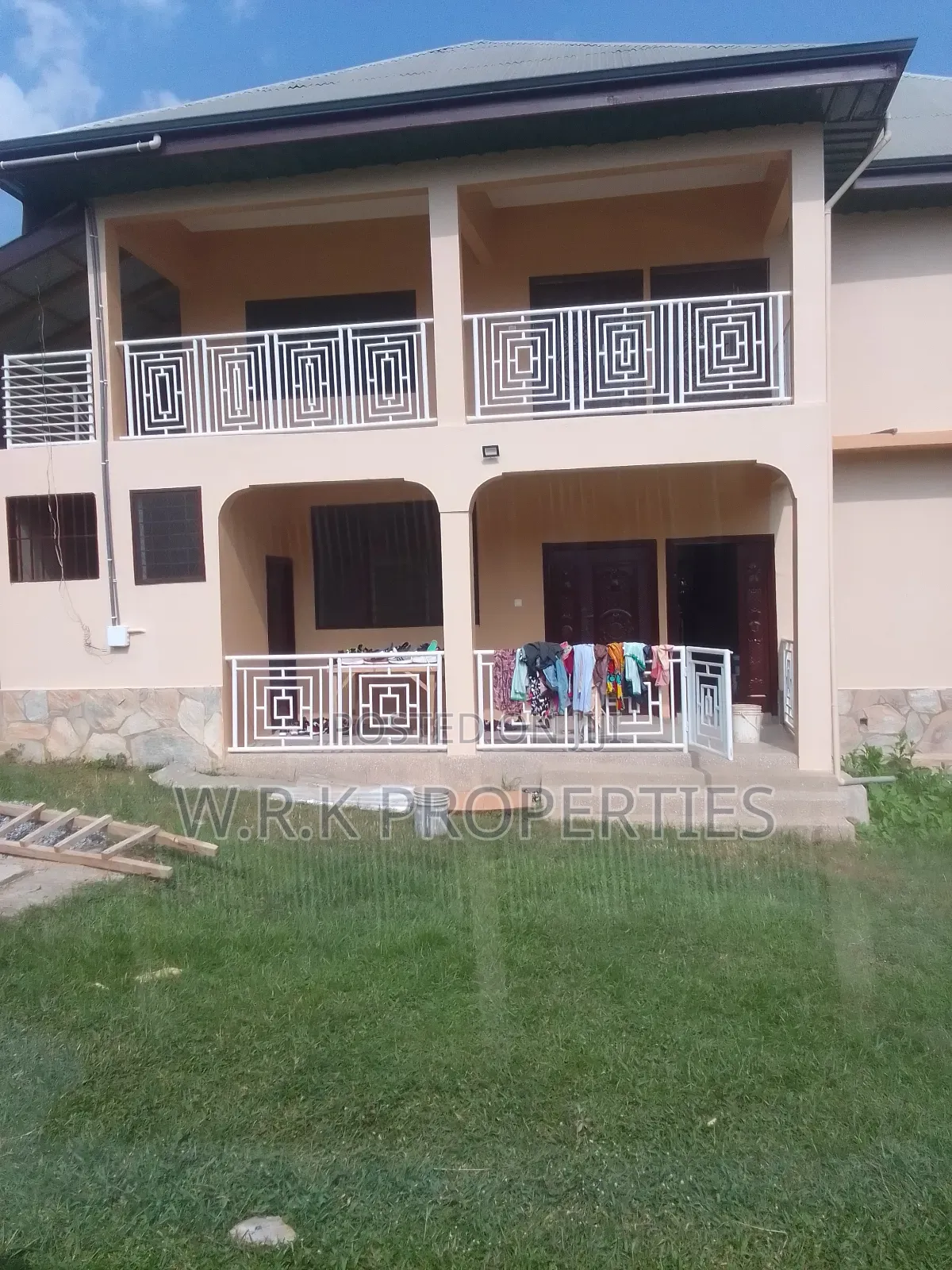3bdrm Apartment in Osabene Koforidua, New-Juaben Municipal for rent