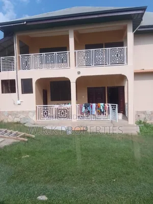 3bdrm Apartment in Osabene Koforidua, New-Juaben Municipal for rent